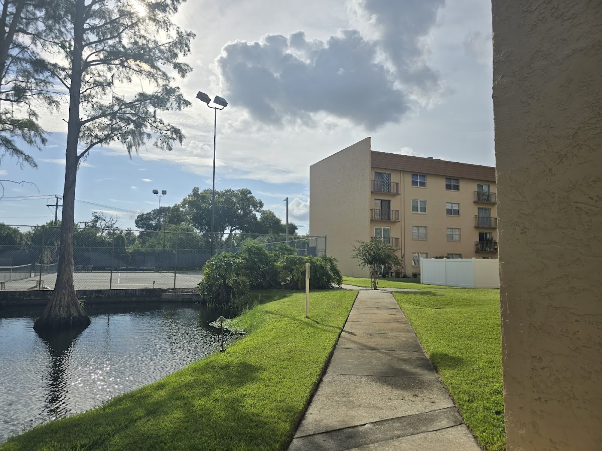 Tampa Racquet Club Condo (Private)